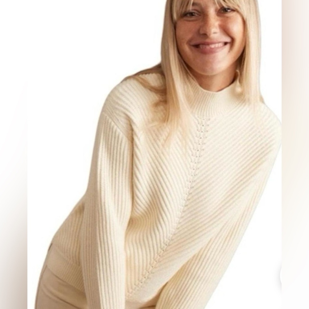 Marine slayer NWT Women’s Skylar Turtleneck Ivory sweater. Size XL